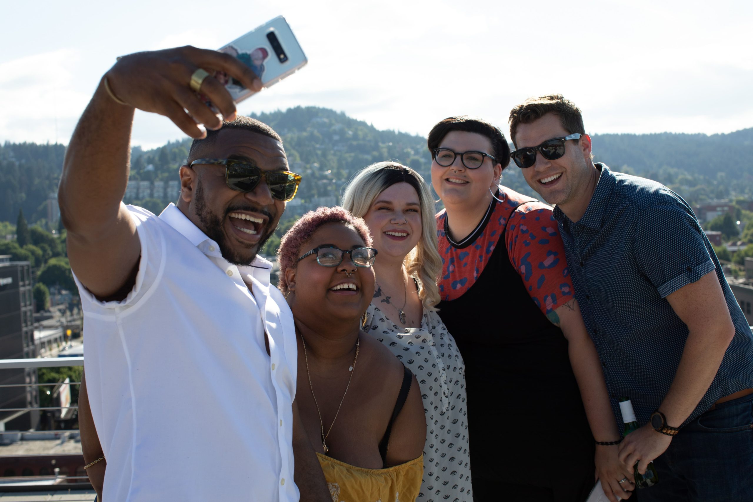 Por qué es crucial aumentar las visualizaciones en TikTok para tener éxito en esta red social 1 allgo an app for plus size people dg06e wbhUs unsplash 1 scaled